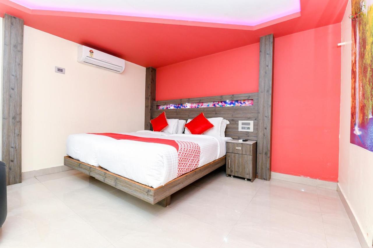 Oyo 1889 Hotel Aj Park Alappuzha Стая снимка