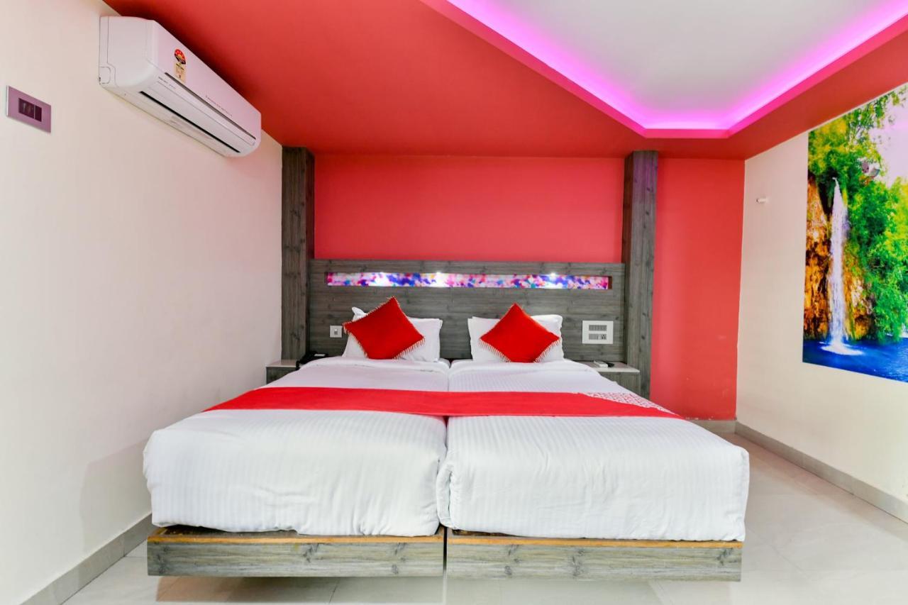 Oyo 1889 Hotel Aj Park Alappuzha Стая снимка