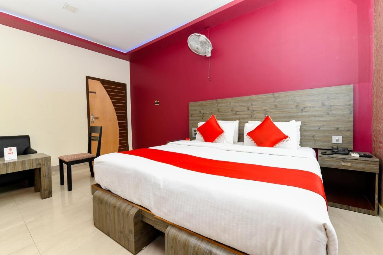 Oyo 1889 Hotel Aj Park Alappuzha Екстериор снимка